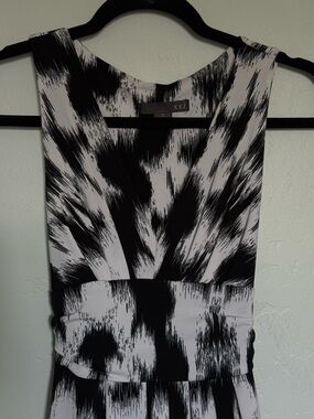 Black & White Abstract Print Sleeveless Dress